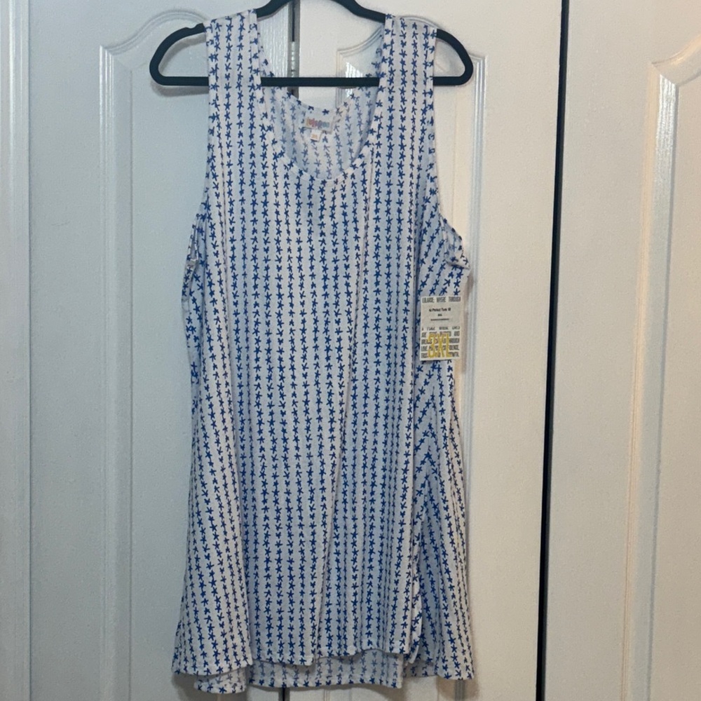 NWT Plus Size Blue & White Star Pattern Tank Top